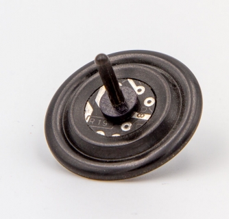 B868 - Platinum button spinning top