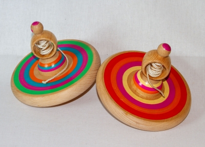 CS151 - string pull-off spinning top (second-hand)