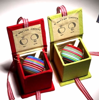 KM1004 - Box mit Stehauf-/Wende-/Umkehr-Kreisel Multicolor