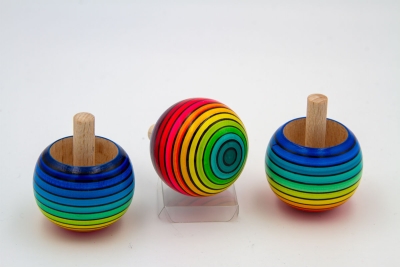 KM1003_1 – stand-up/turn/reverse spinning top rainbow