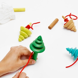 CM104_GC - MIGHTY TREETOP by Karl Zahn golden cypress