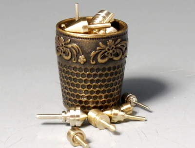 B886 - A thimbleful of gyroscopic silver, aluminum, and brass. 5-7 on a scale of 0 to 7.