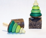 MCA338 - Baumkreisel auf Stamm