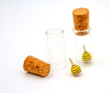 M44121 Little bee in a jar