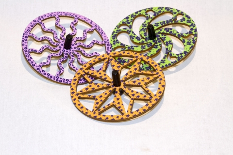 WP6387002 - laser-cut wooden spinning tops