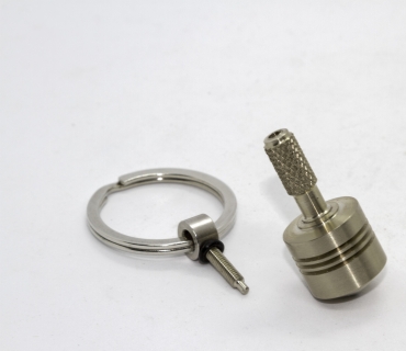 B177_1 - Key fob with detachable spinning top