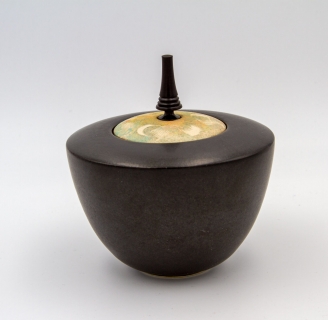 HKC34 - Spinning top can