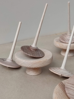 HE001 - Wooden spinning top