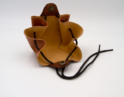 CS301 - Leather bag for spinning tops