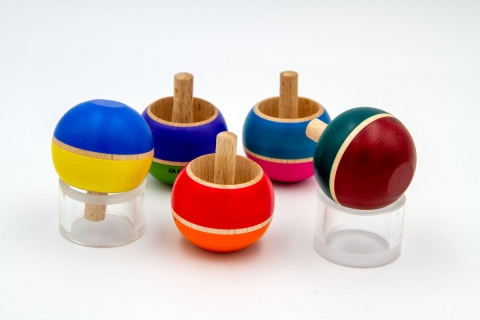 KM1035 – stand-up/turn/reverse spinning top 2 color