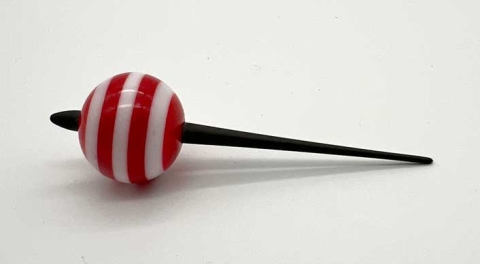 B906 - Red/white bead spinner